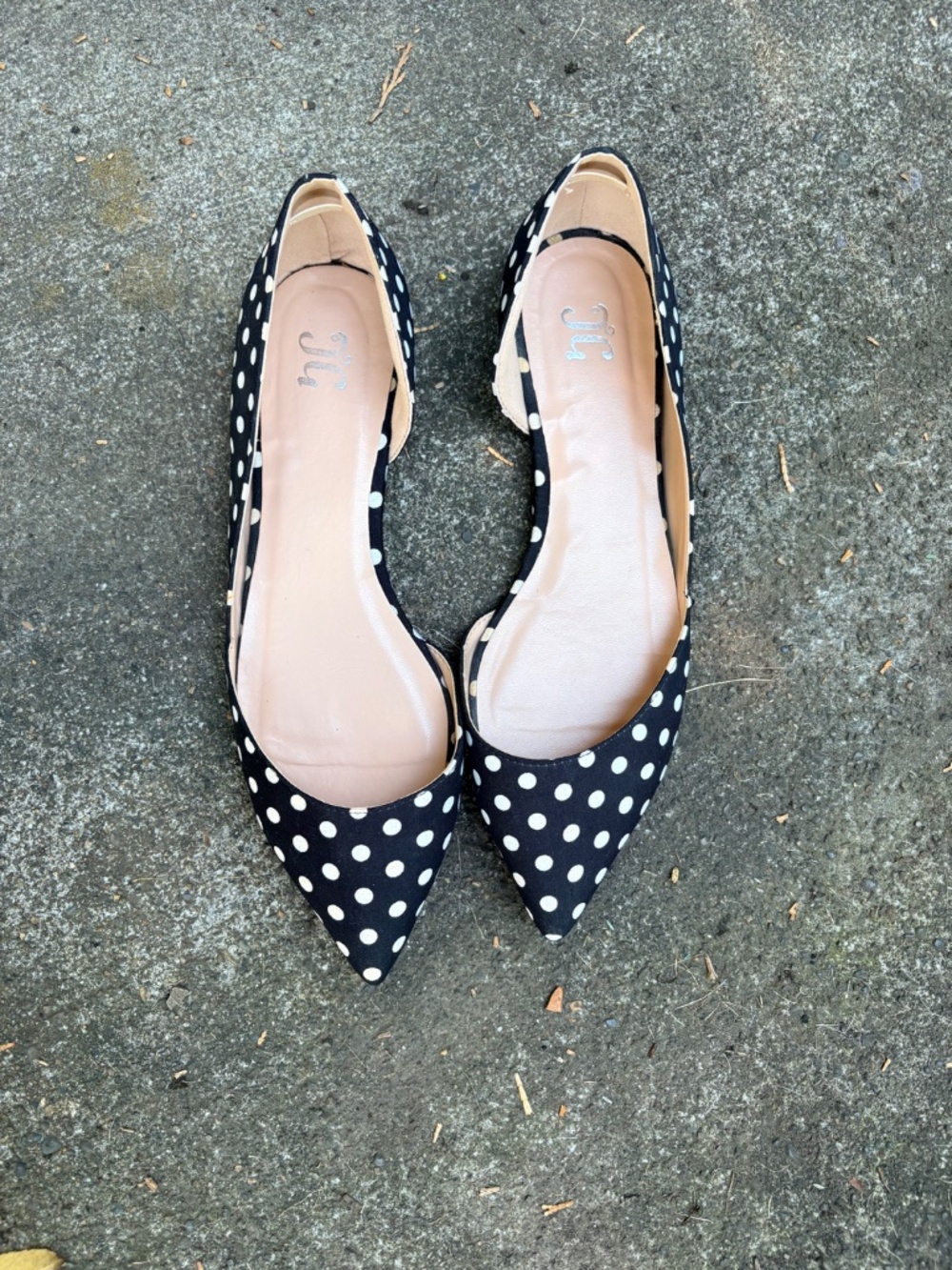 Flats - Picture 2 of 2